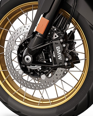 Cross-spoked wheels of the BMW R 1300 GS Triple Black